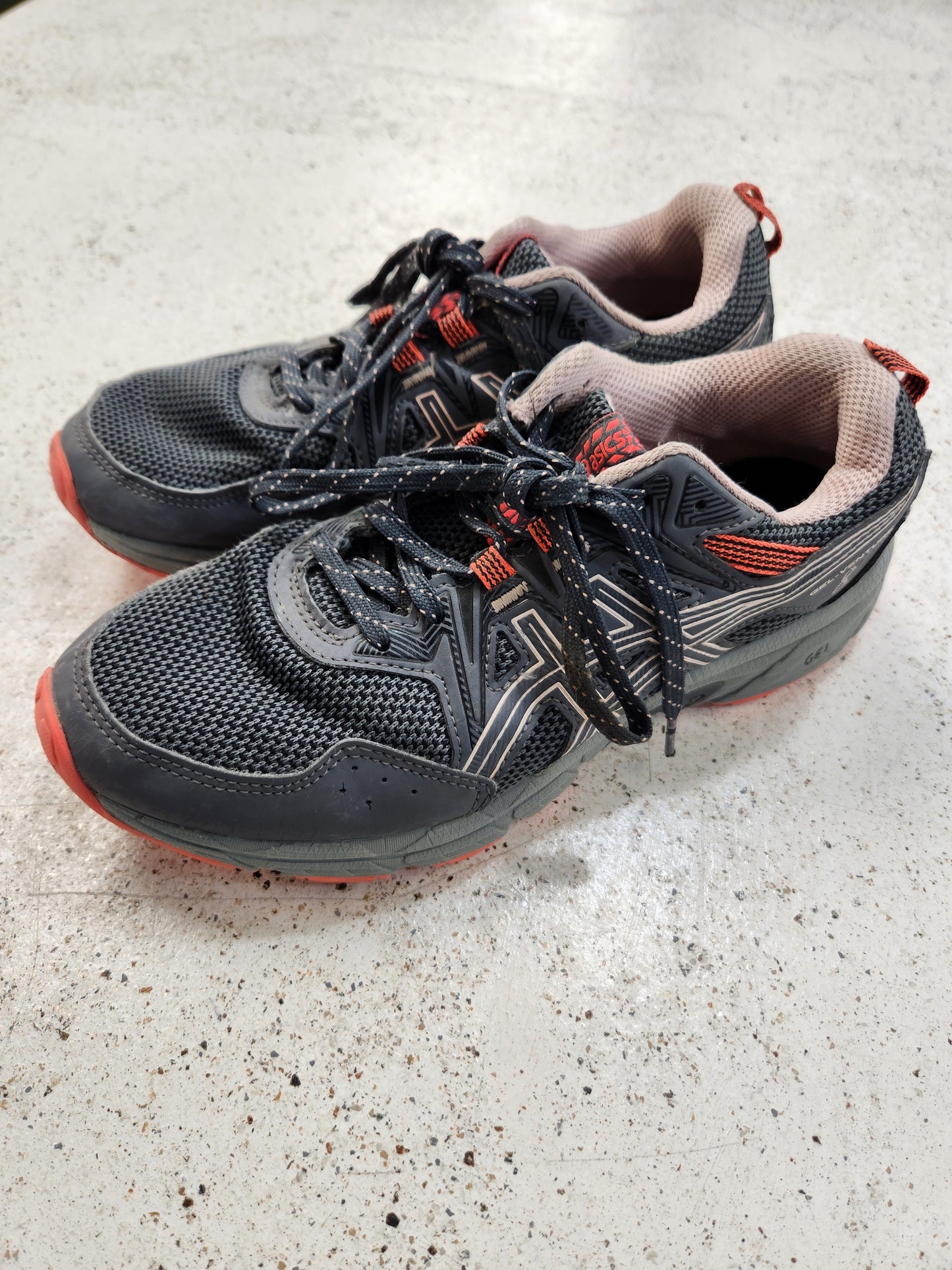 Size 7 | Asics Grey Shoes