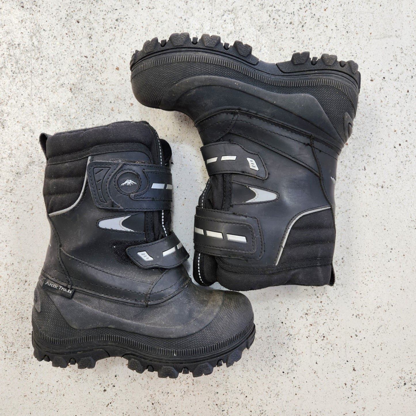 Size 1 | Arctic Tracks Kids' Shoes | UBNUU