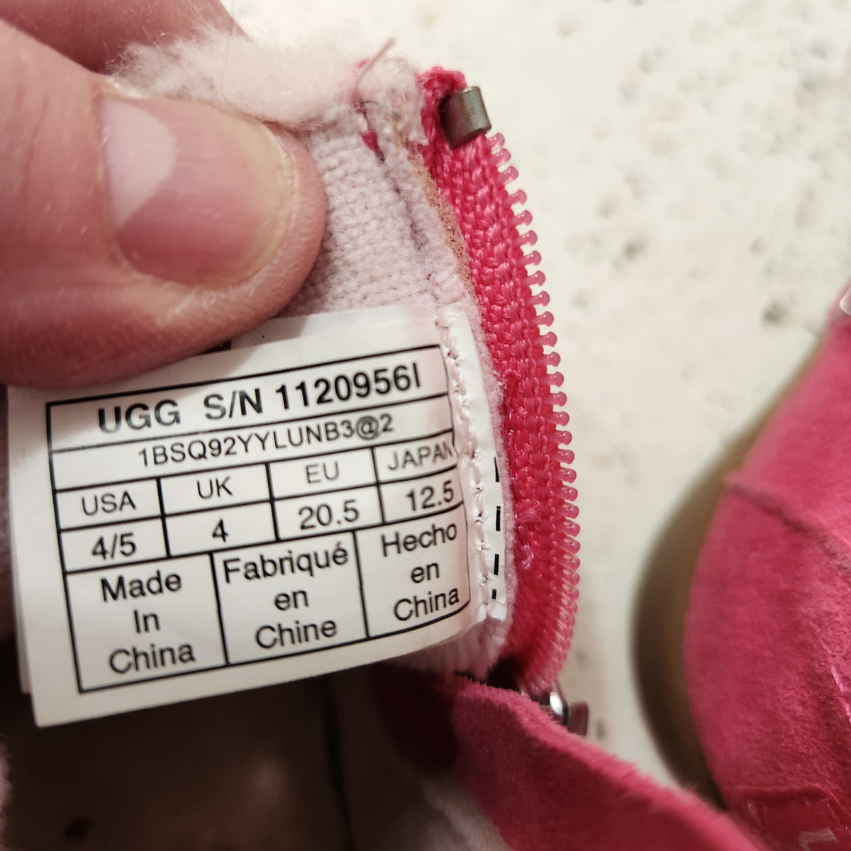 Size 4/5 | UGG Kids' Boots | UBNUU