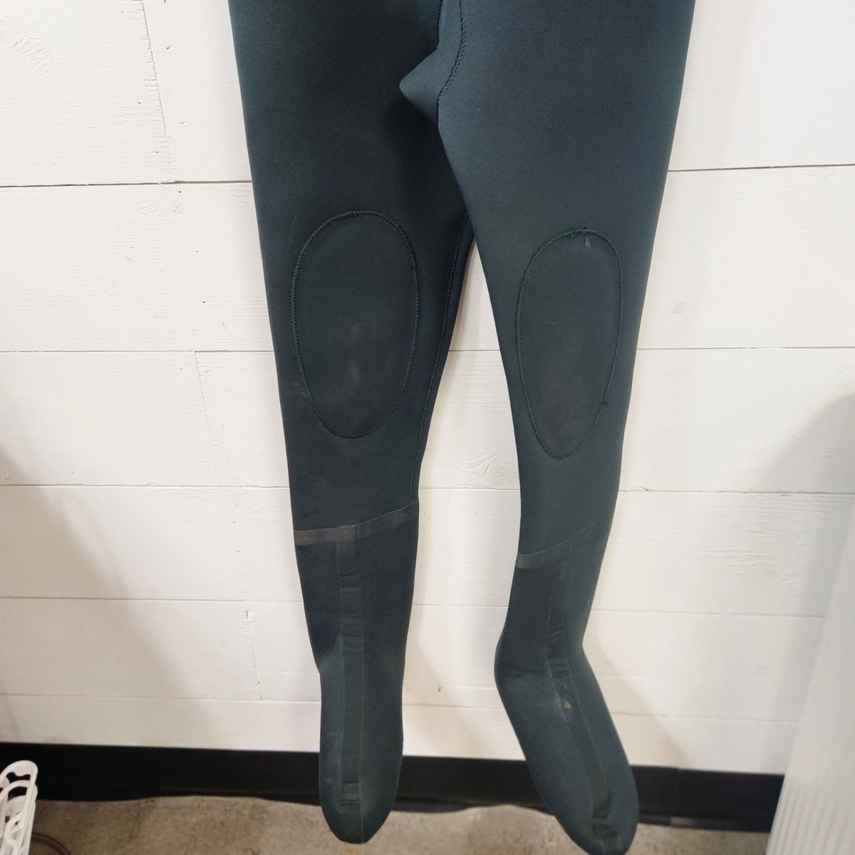 Size Youth medium | Caddis Wading Systems Kids' Wetsuit | UBNUU