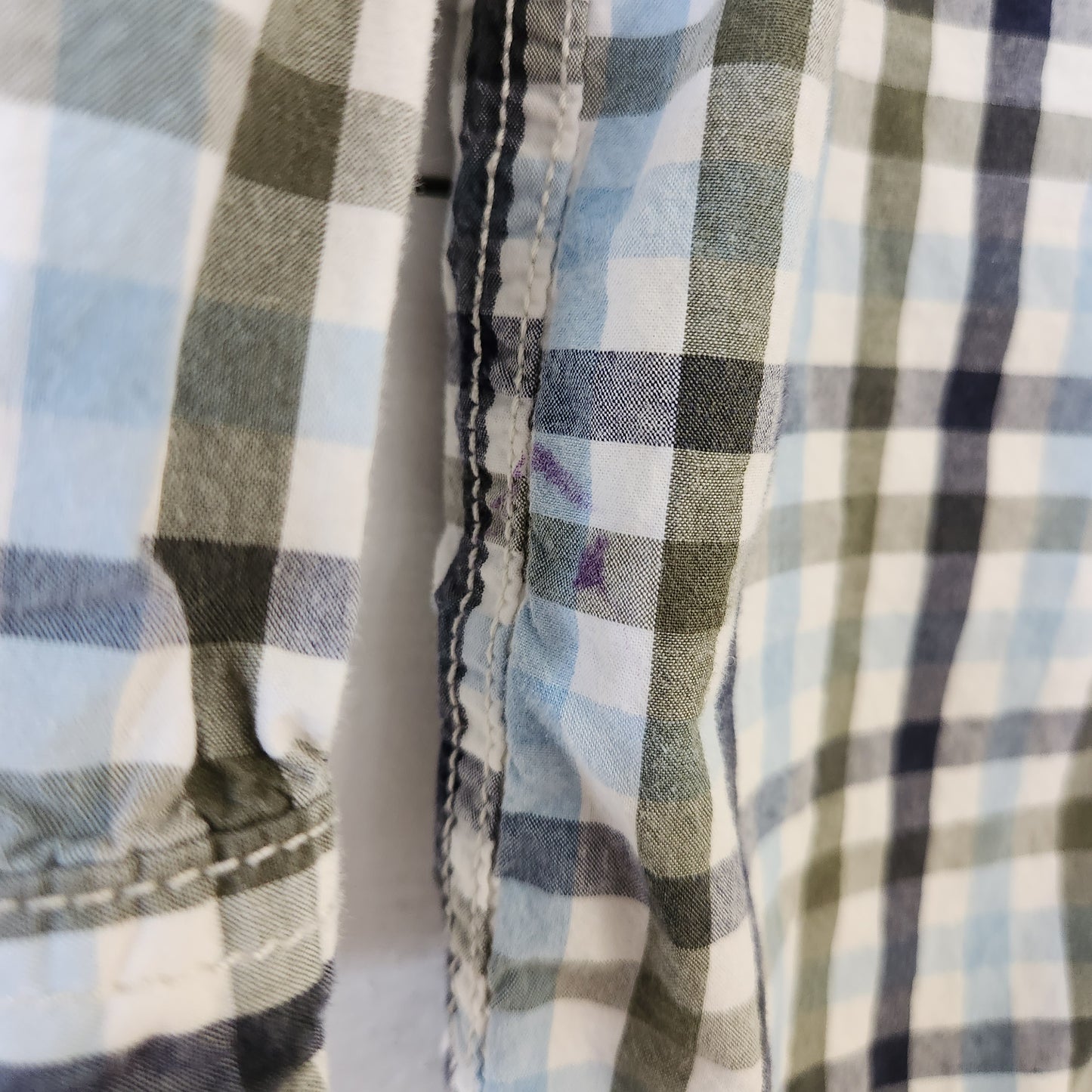 Size 2t | Osh Kosh Plaid Buttondown *stain