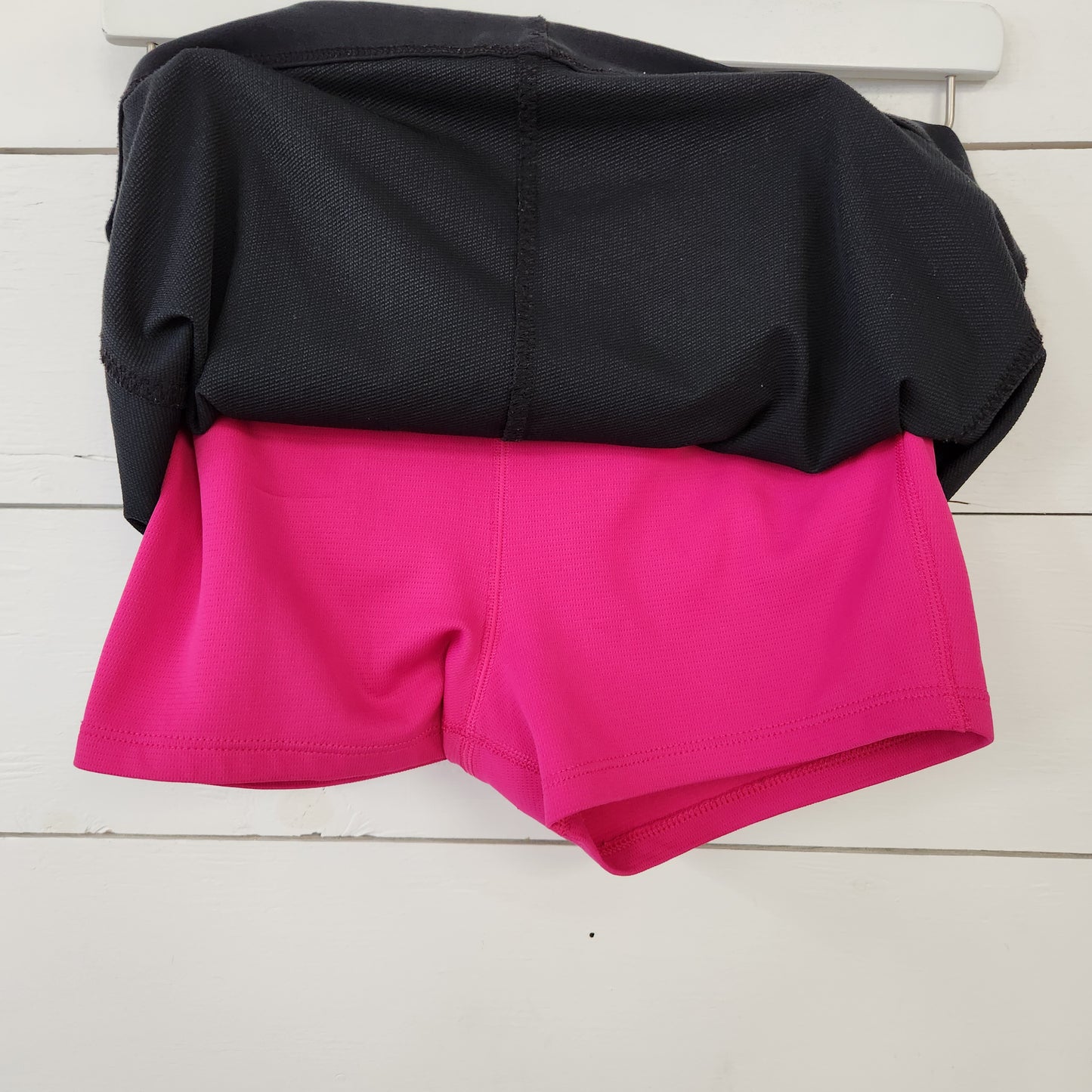 Size M | Columbia black skort