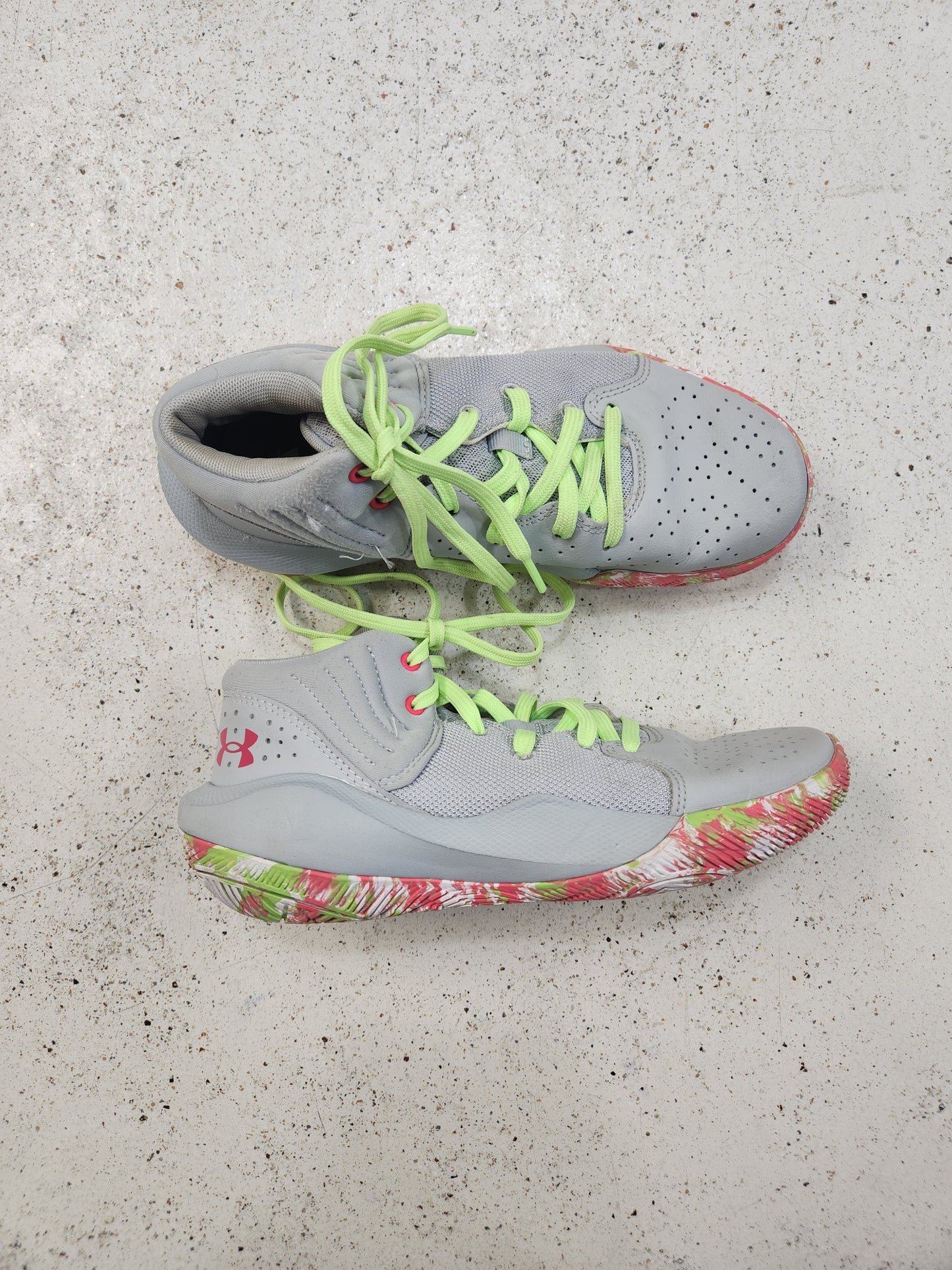 Size 5 | Under Armour Jet Court Shoes