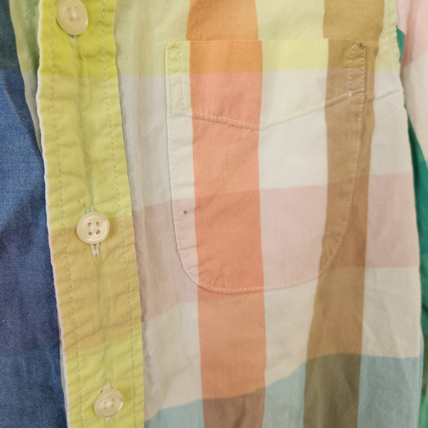 Size 6-7 | Gap Pastel Buttondown *stain