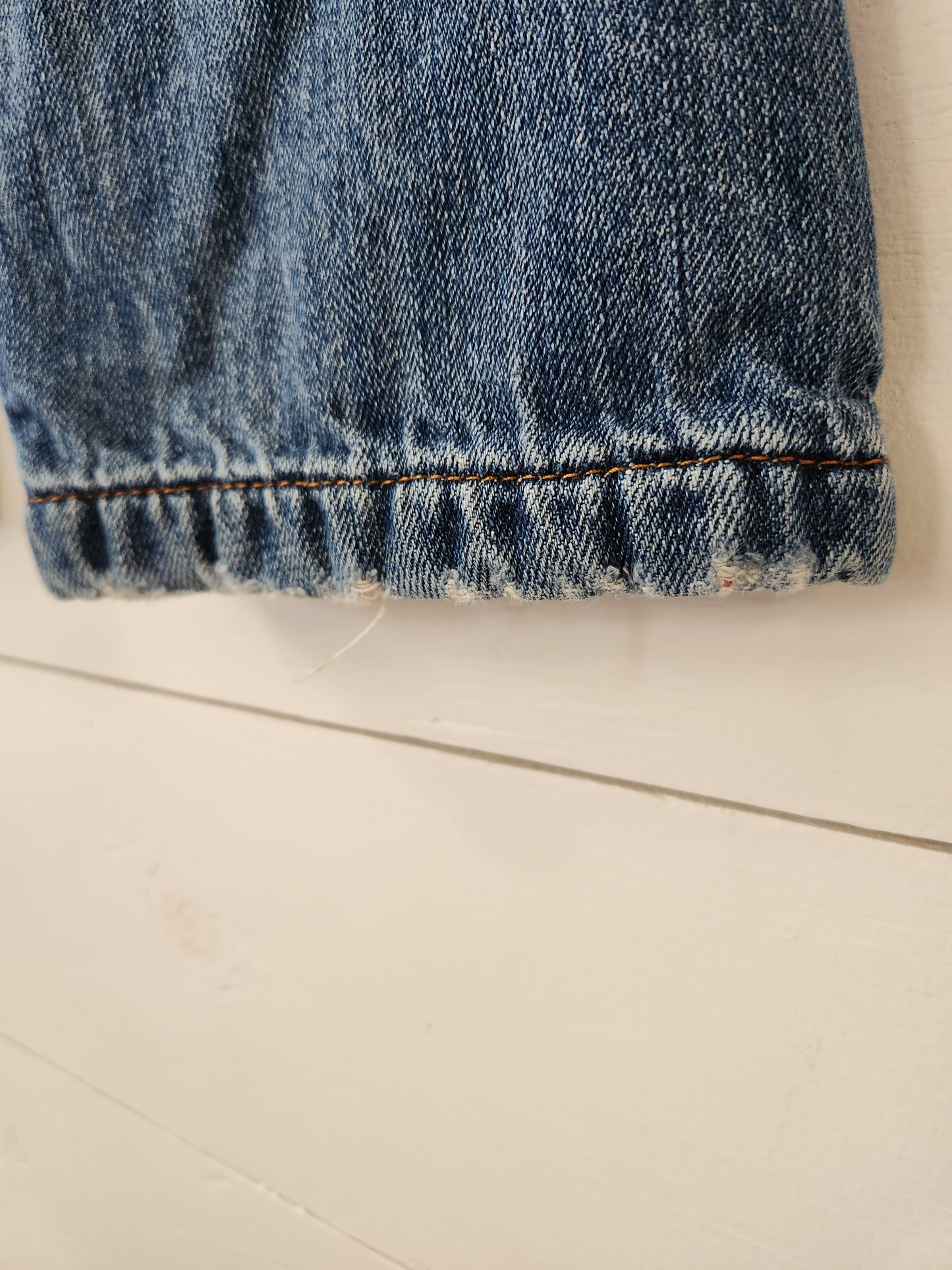 Size 4 | Gap Adjustable Fleece Lined Flare Jeans *wear