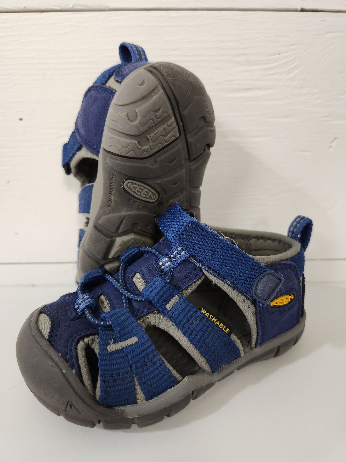 Size 5 | Keen blue sandals