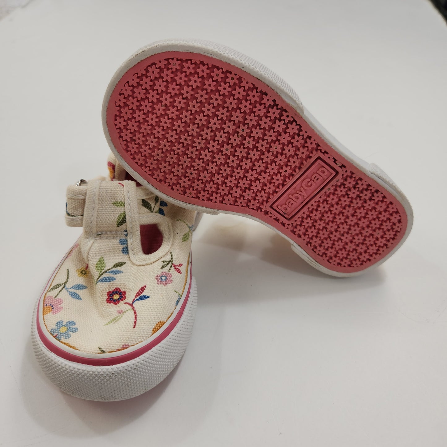 Size 7 | Gap Velcro Shoes