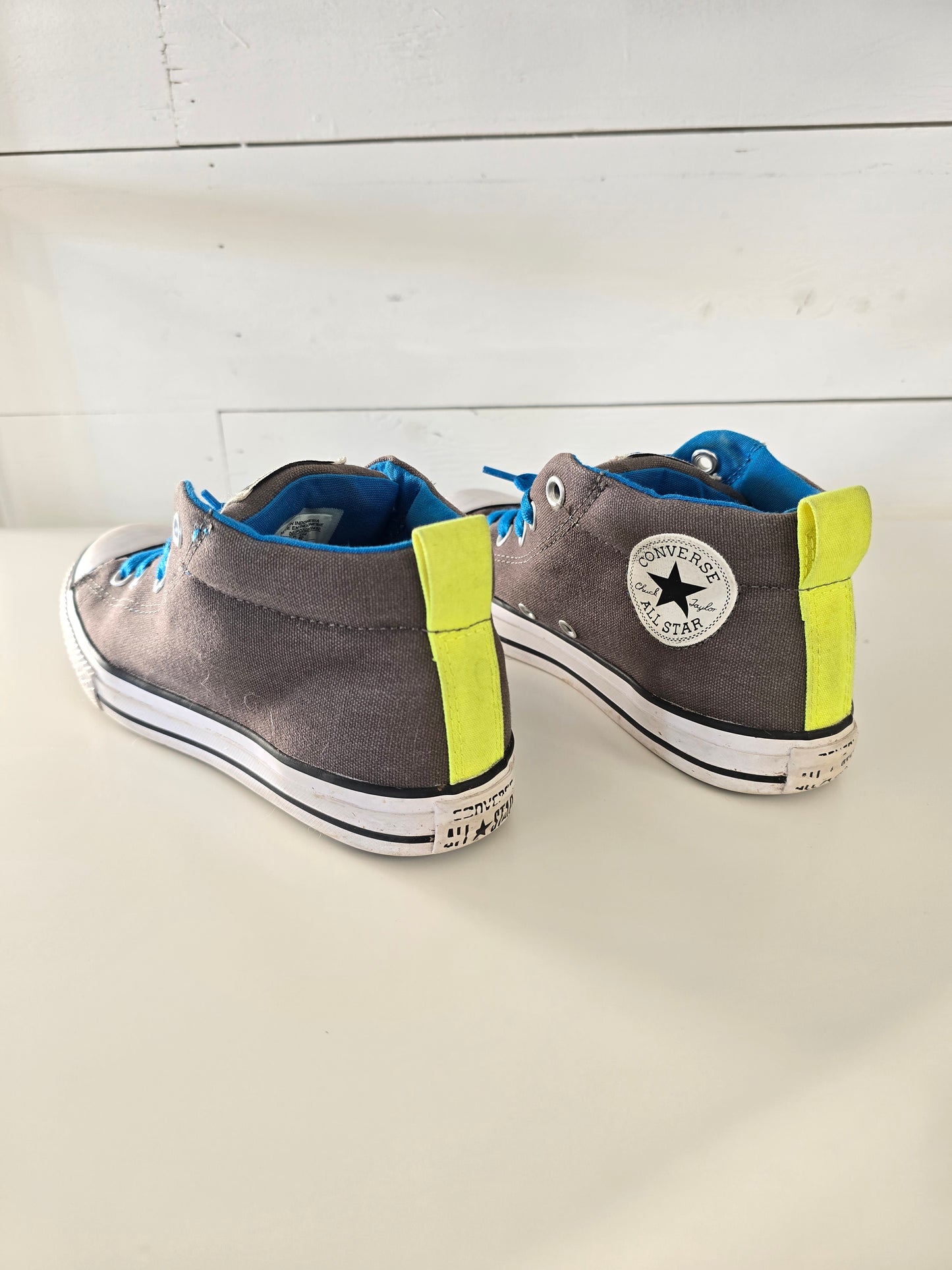 Size 4 | Converse Shoes