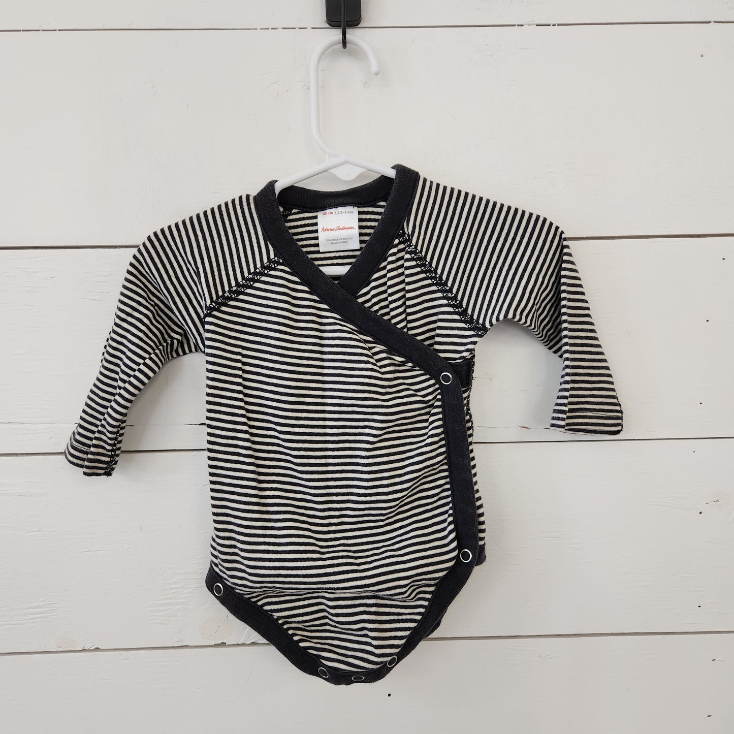 Size 3-6m | Hanna Andersson Black Striped Bodysuit