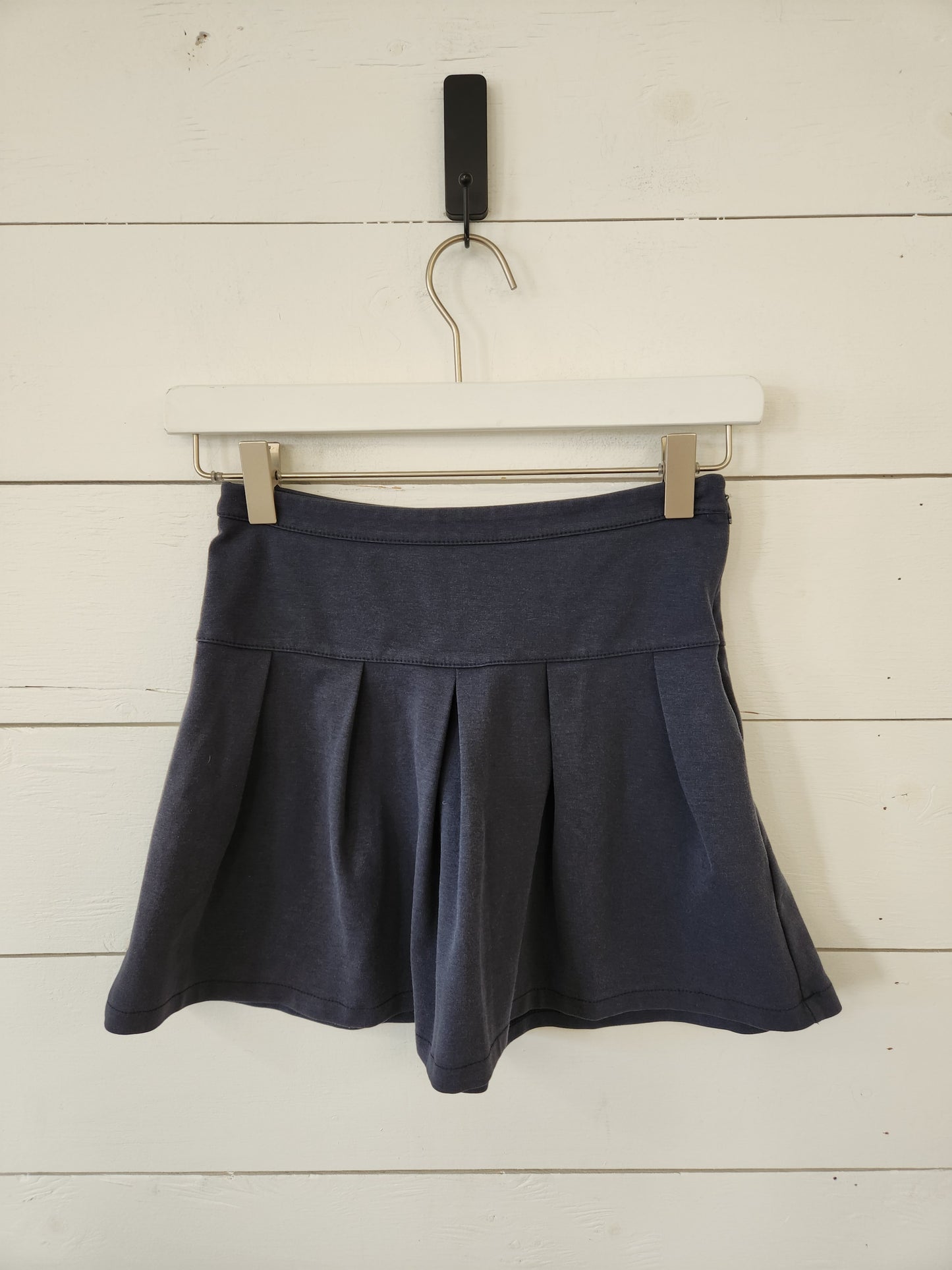Size 8 | Gap Grey Pleated Skirt