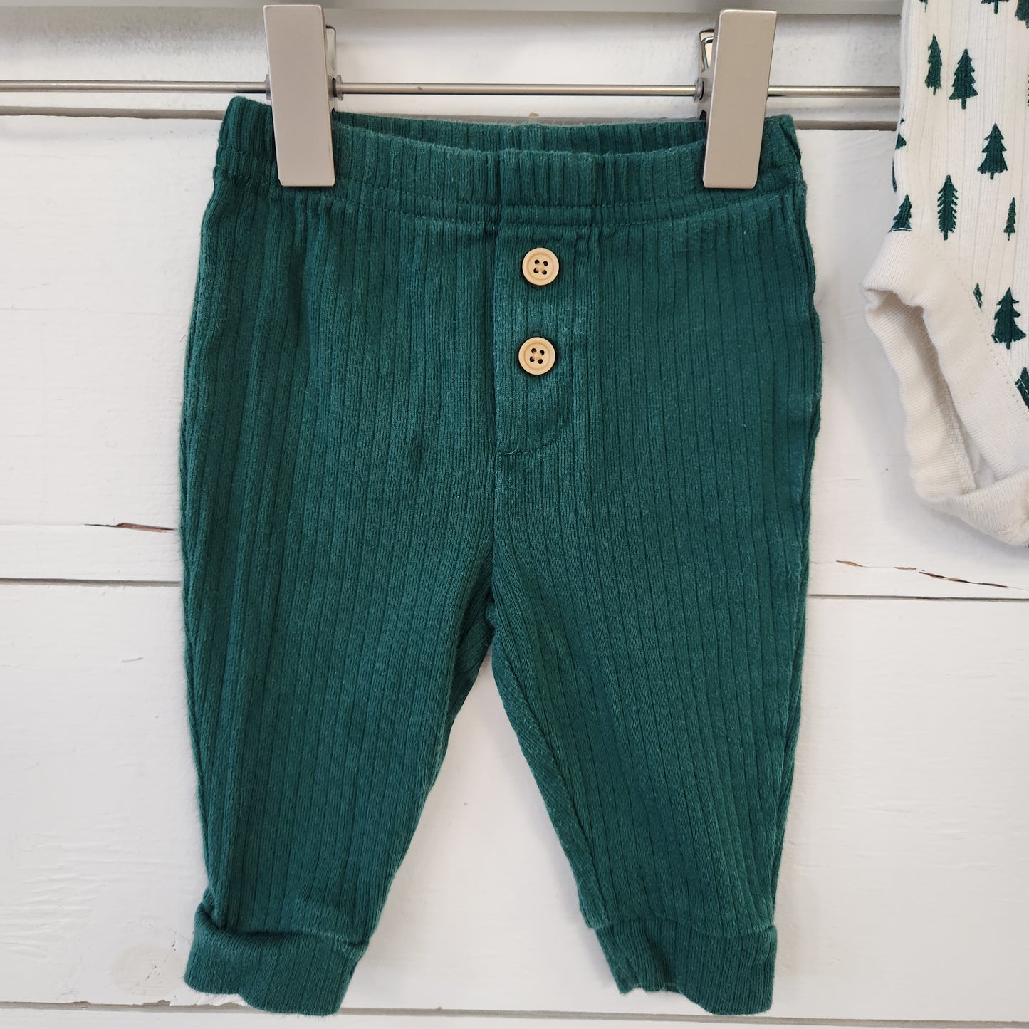 Size 0-3m | Gymboree Ribbed Pine Tree Set