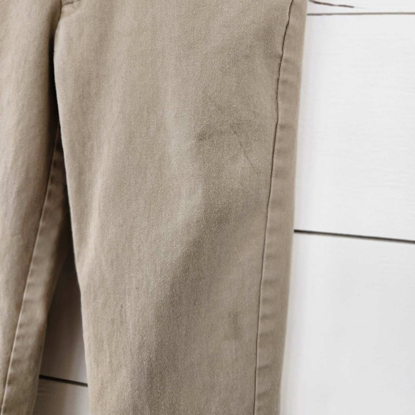 Size 8 | Lands End Khaki Pants *Stain