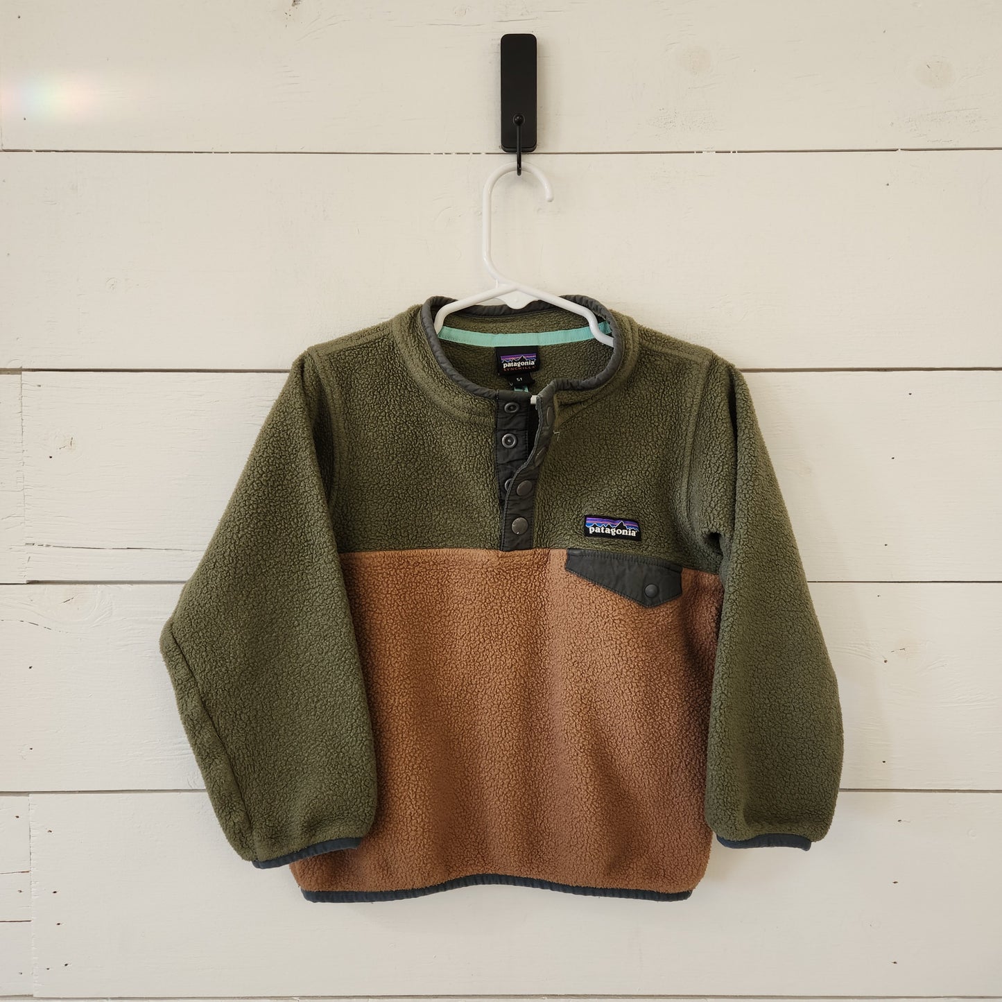 Size 5t | Patagonia Green & Tan Fleece