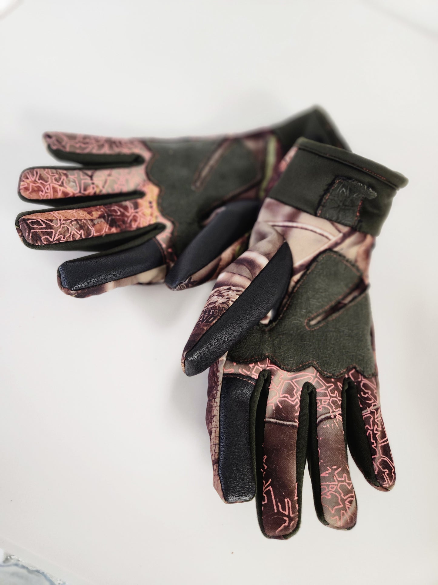 Size OS | Huntworth Camo Gloves *Mended