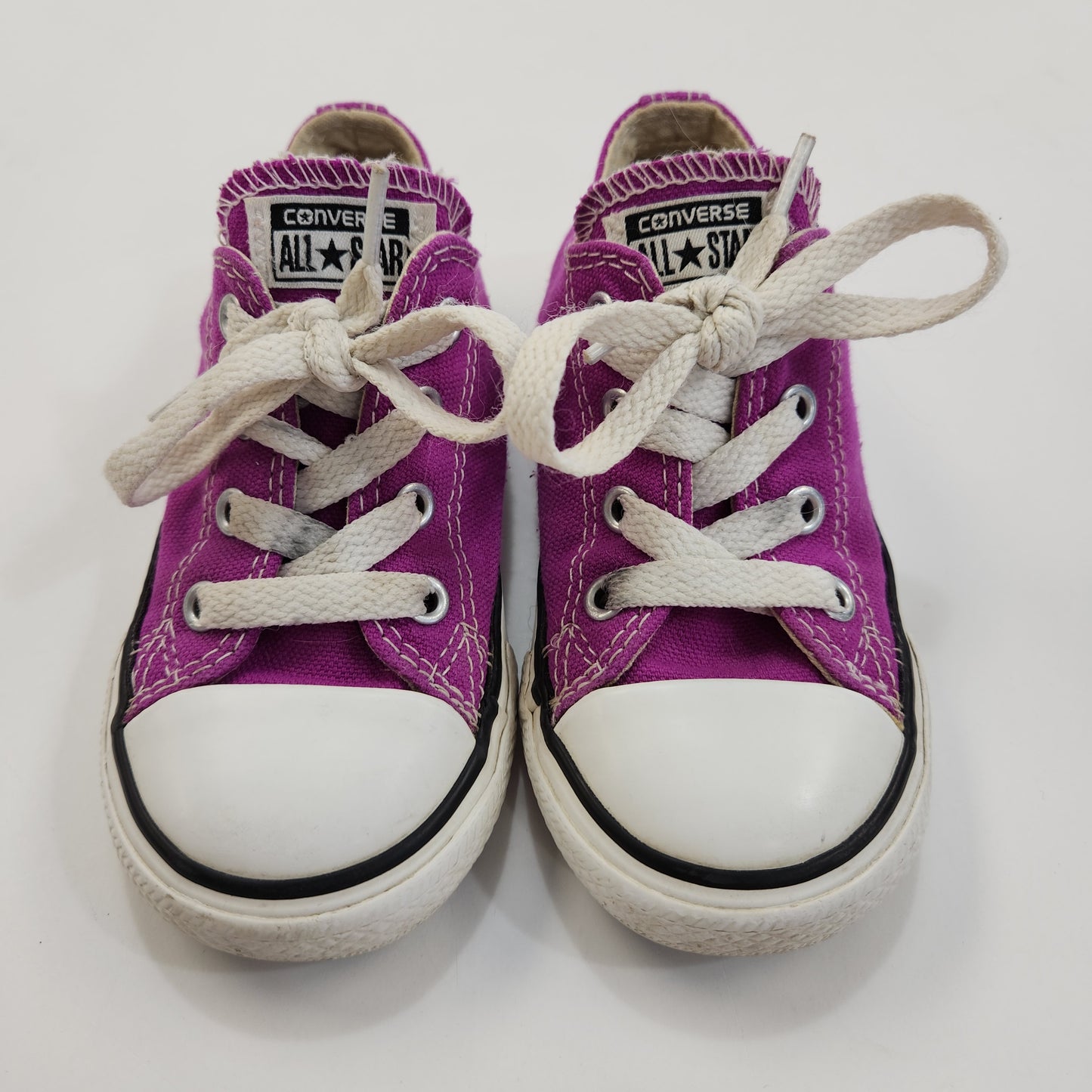 Size 8 | Converse Shoes