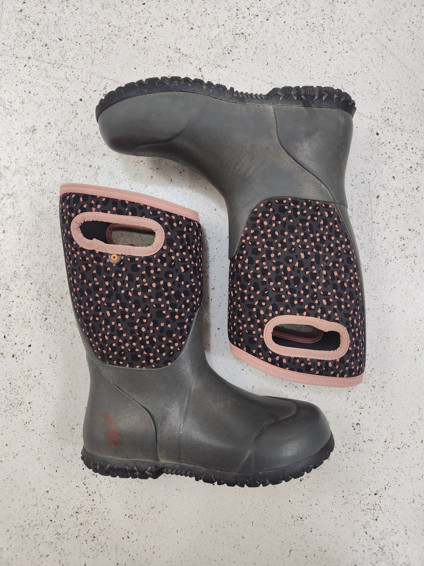 Size 4 | Bogs Pink & Grey Boots *paint stain