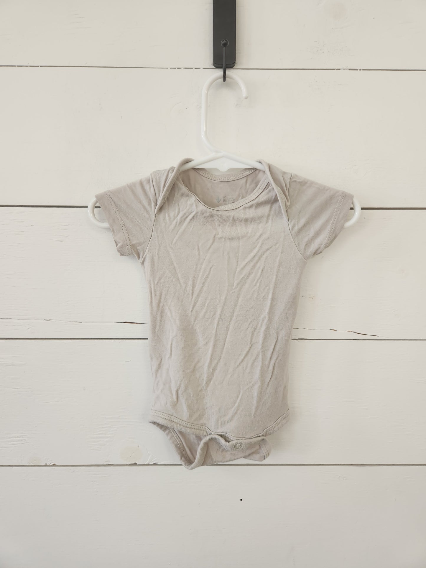 Size NB | Kyte Cream Onsie
