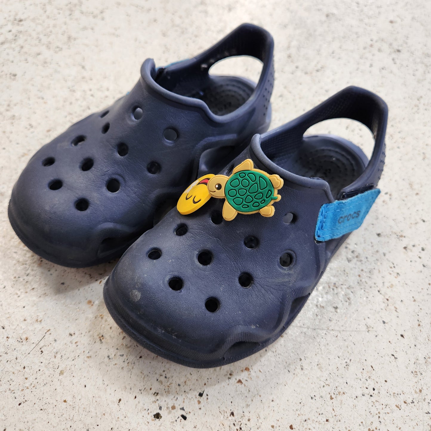 Size 9 | Crocs with Pins