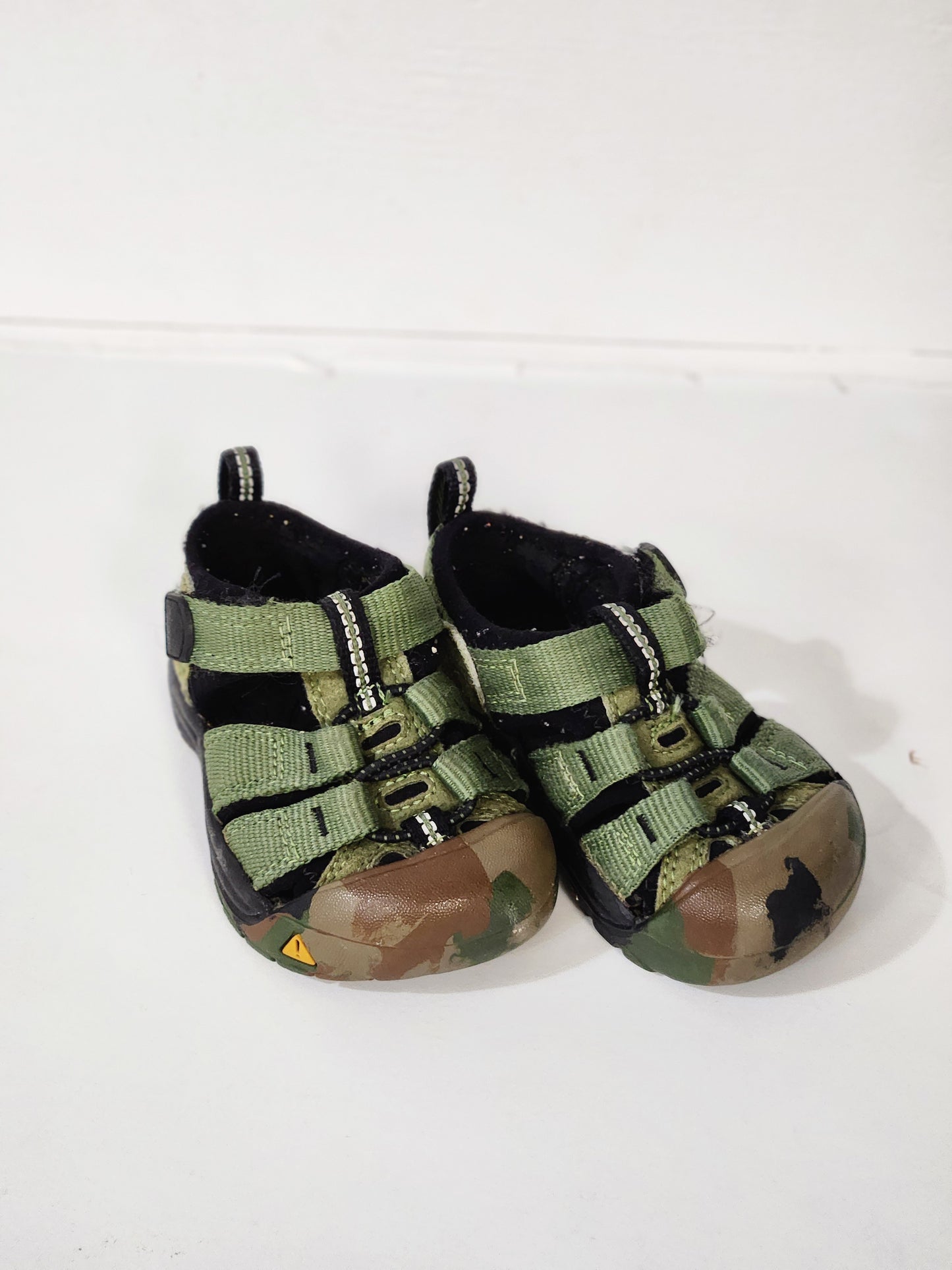 Size 2 | Keen Sandals -Green Camo