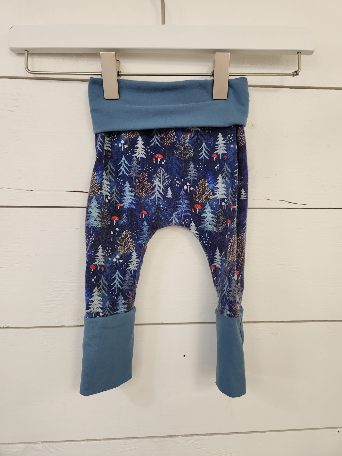 Size 3-12m | Radiant Wear Navy Tree Grow Pants