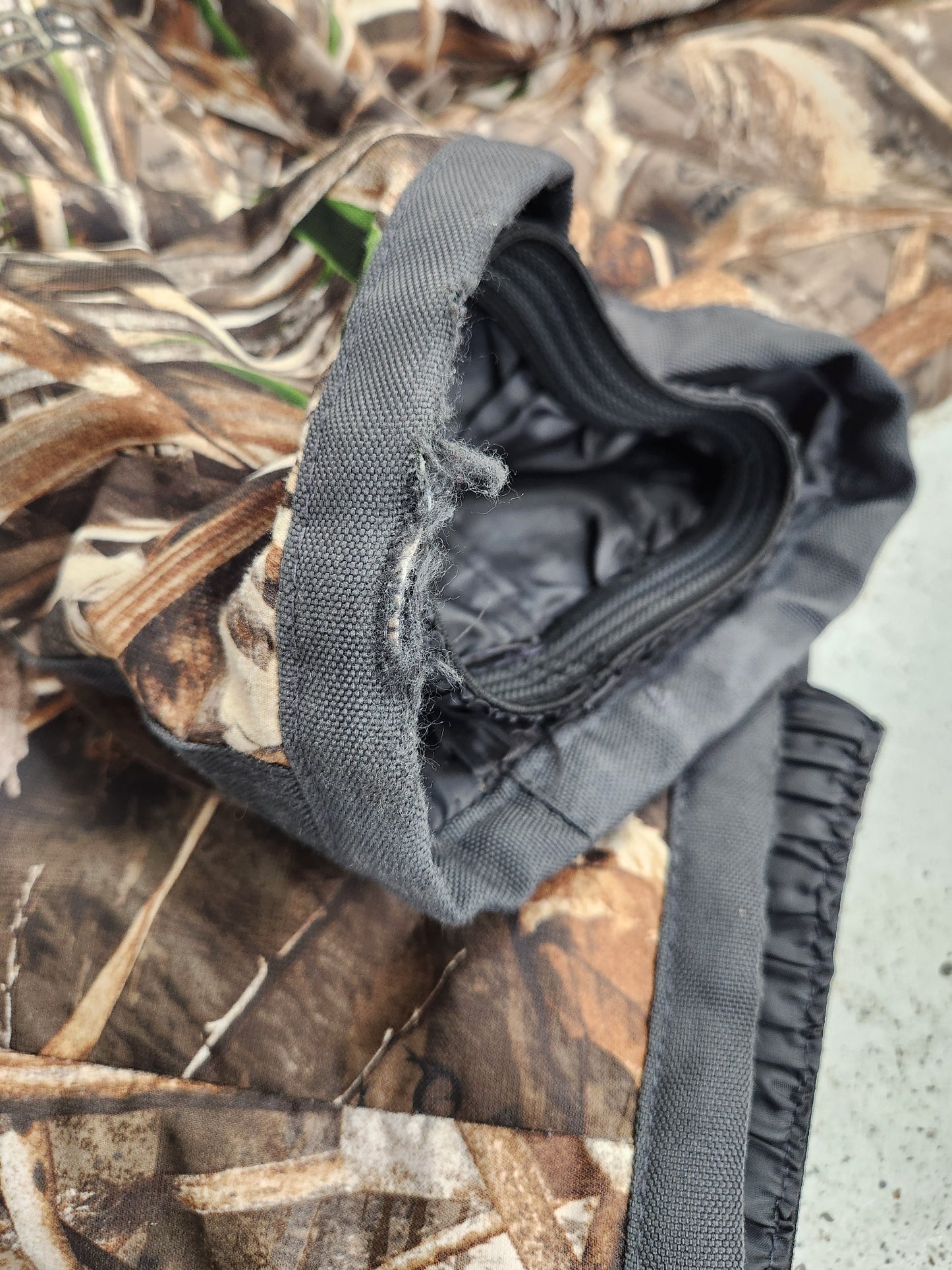 Size M | Real Tree Camo Snow Pants *wear