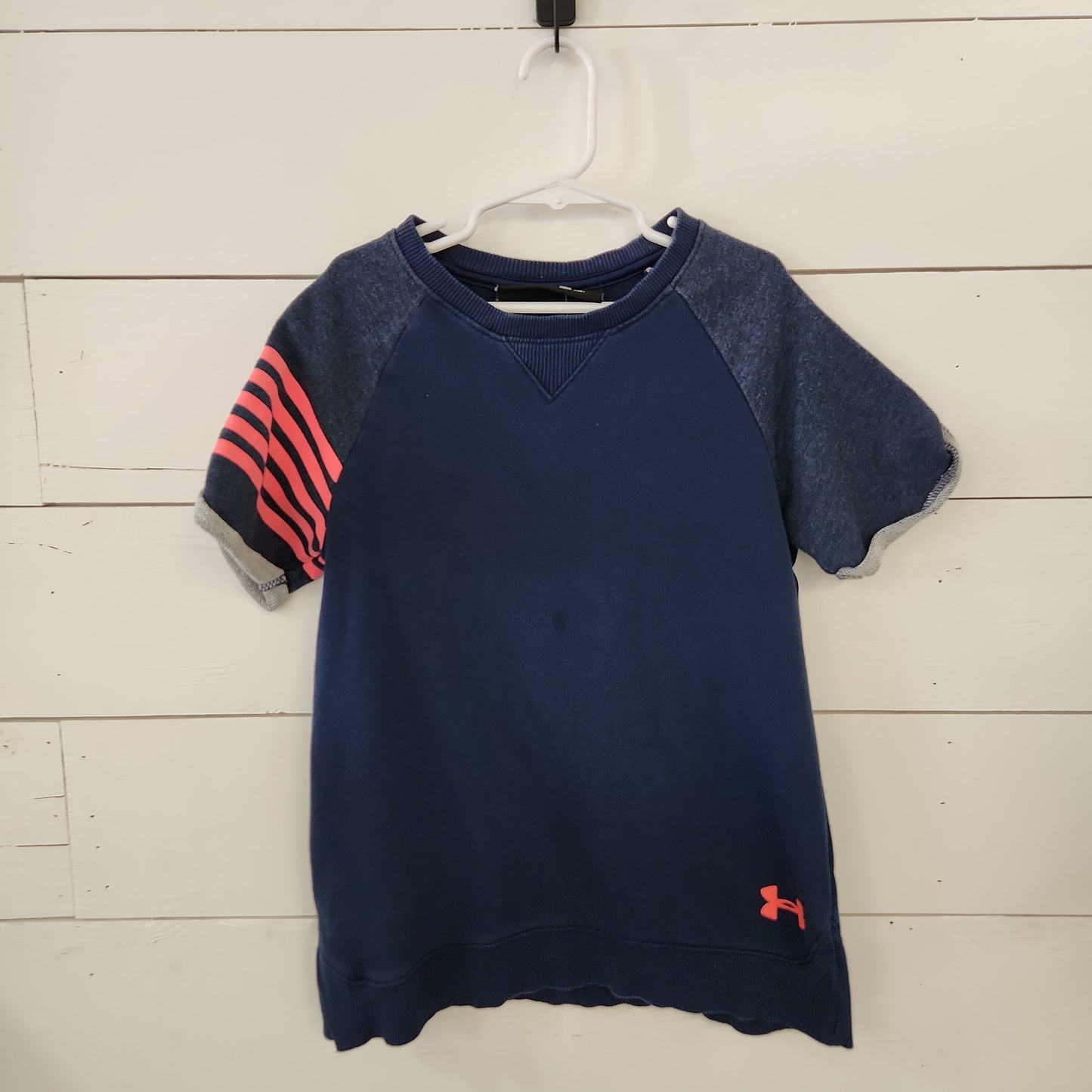 Size M (7-8) | Under Armour Shirt | Secondhand