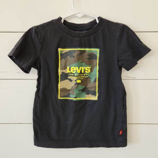 Size 4 | Levi's T-Shirt