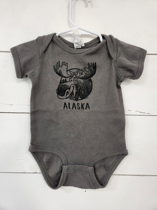 Size 12m | Alaska Moose Onesie