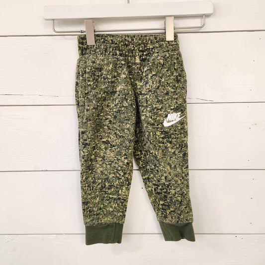 Size 2t | Nike Green Camo Sweatpants