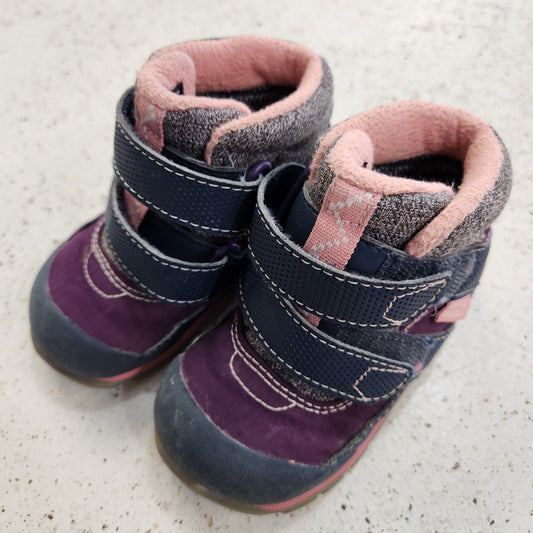 Size 6 | See Kai Run Kids' Shoes | UBNUU