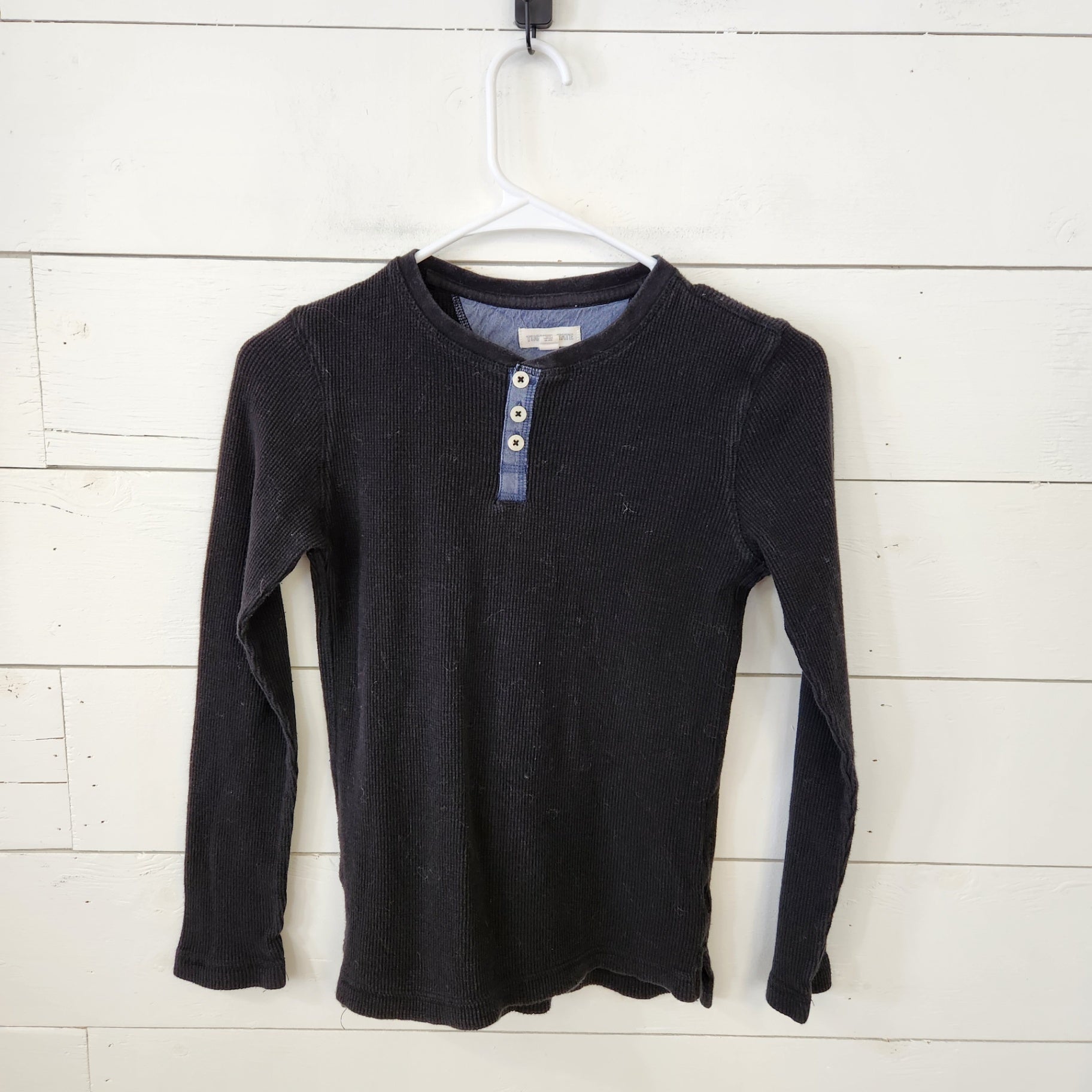 Size 7-8 | Tucker + Tate Black Henley | UBNUU