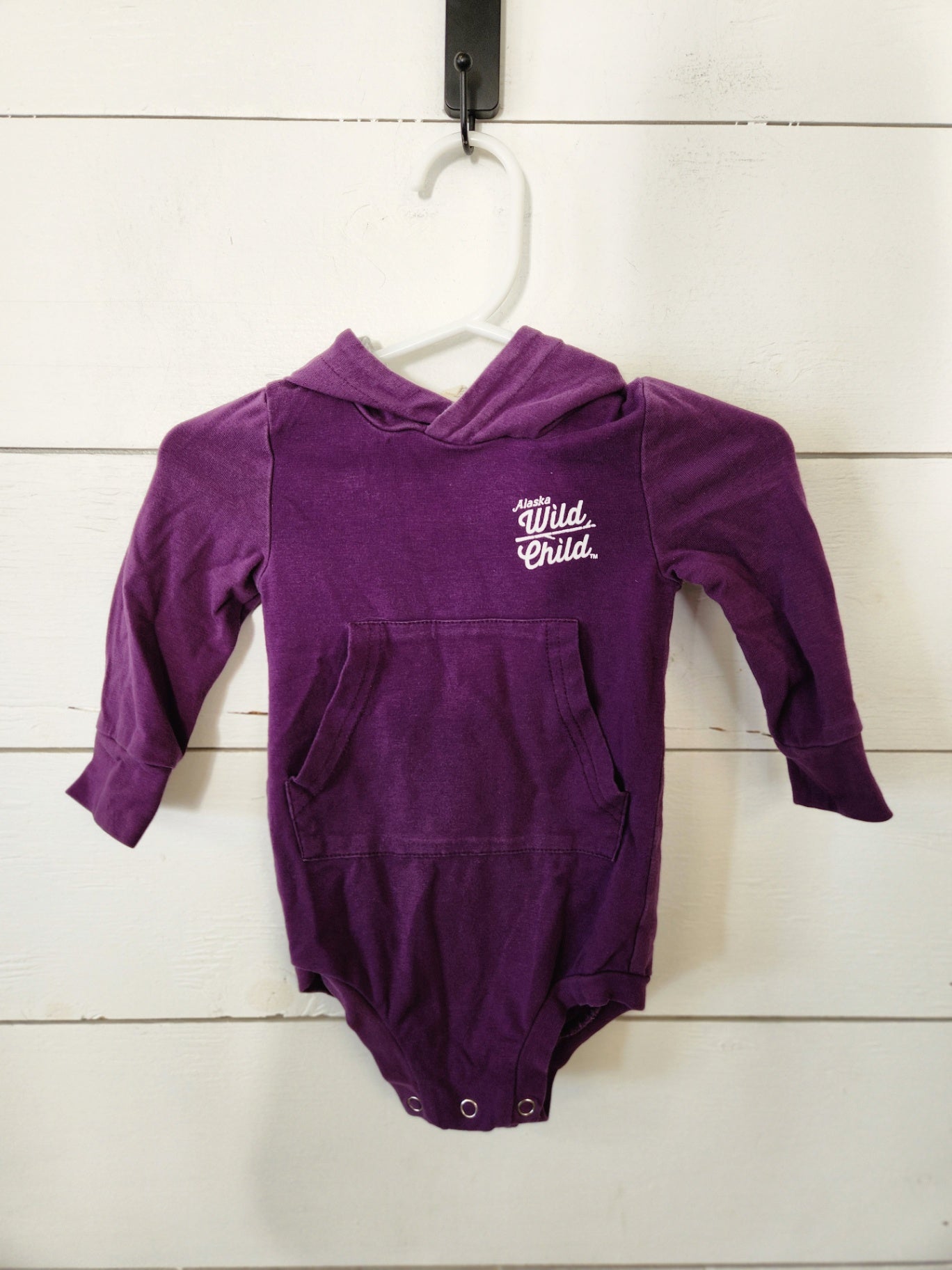 Size 3-6m | Alaska's Wild Child Kids' Hooded Onesie | UBNUU