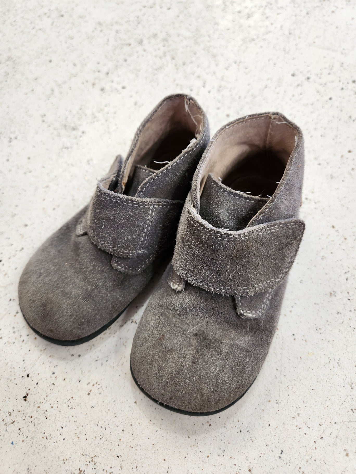 Size 9 | LIVIE & LUCA Kids' Grey Shoes | UBNUU
