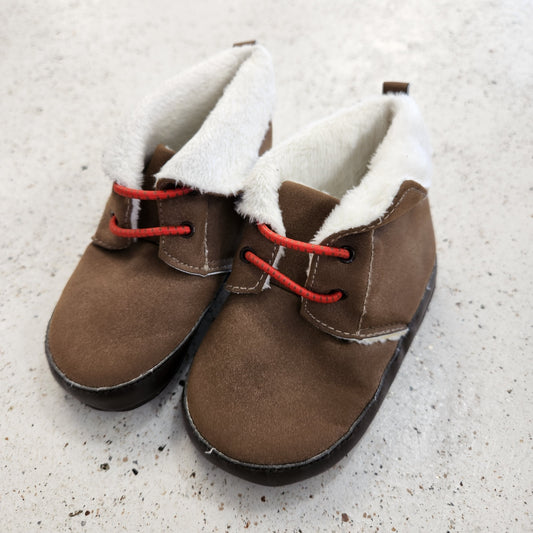 Size 4 | OshKosh B'gosh Tan Shoes | UBNUU