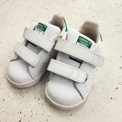Size 4 | adidas Kids' White and Green Shoes | UBNUU
