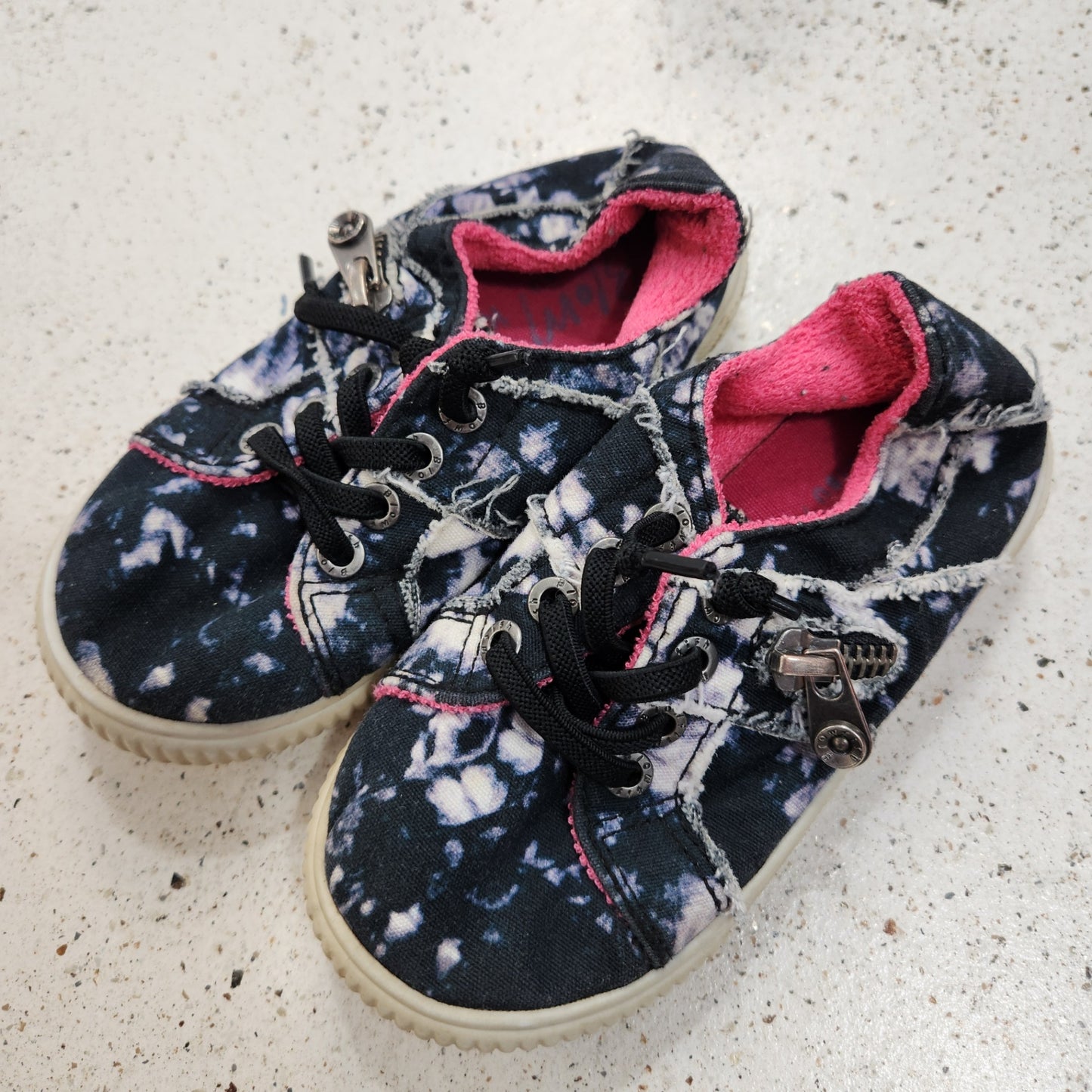 Size 7 | Blowfish Kids' Navy Shoes | UBNUU