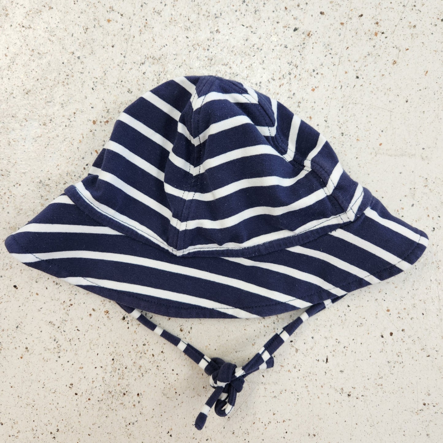 Size 4-6m | Polarn O. Pyret Kids' Hat | UBNUU