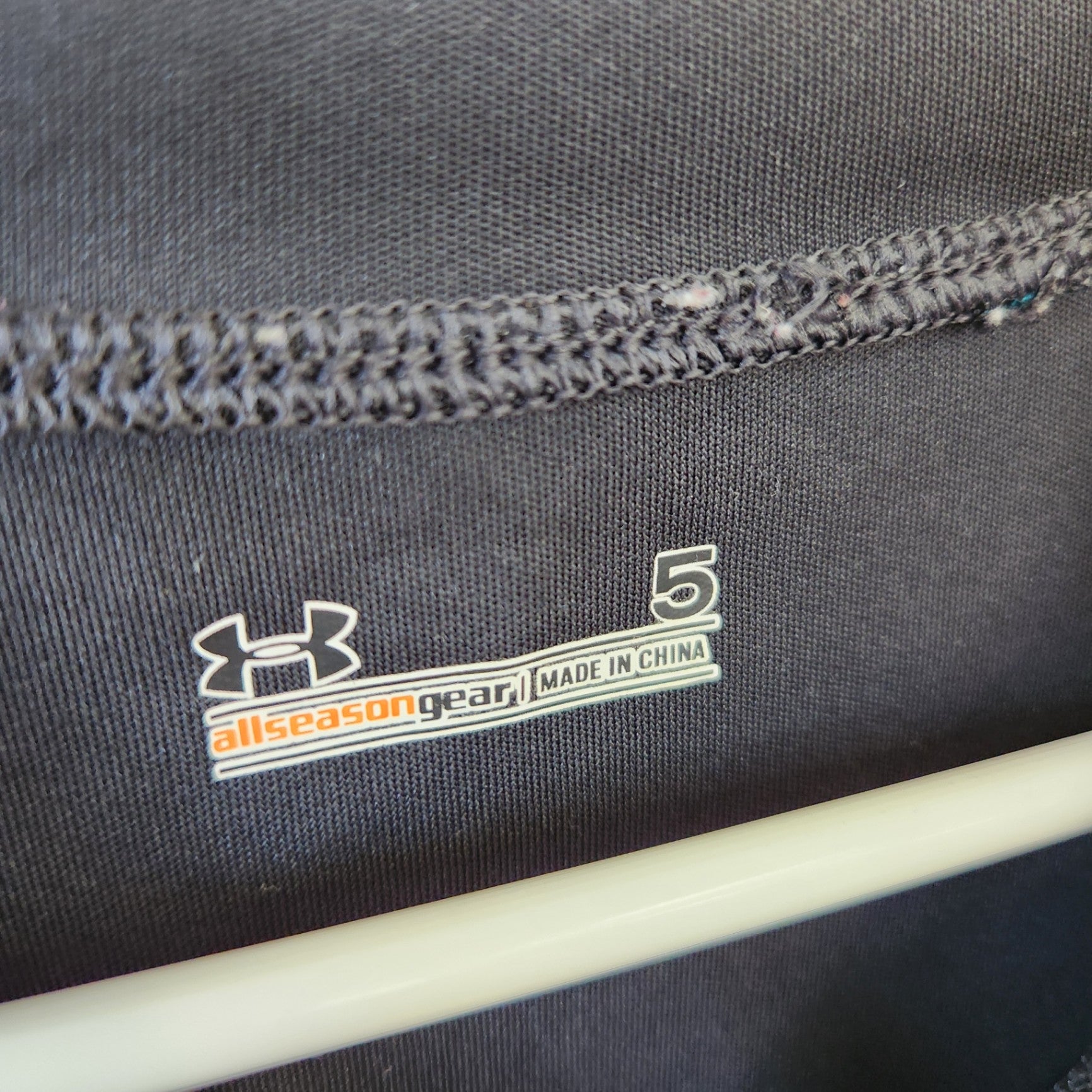 Size 5 | Under Armour Kids' Longsleeve | UBNUU