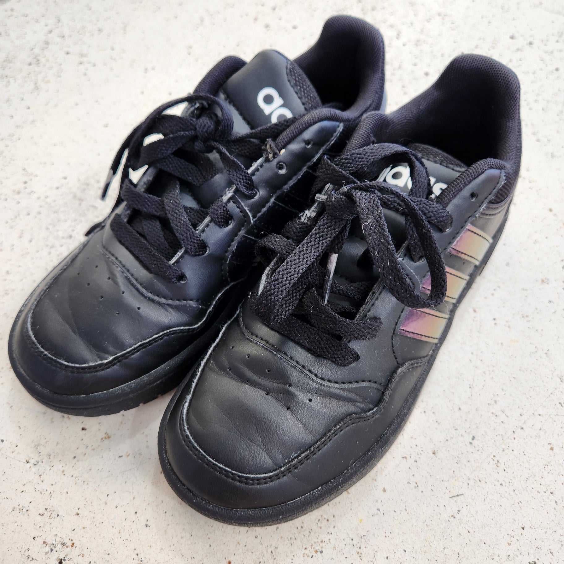 Size 1.5 | Adidas Black Shoes | UBNUU