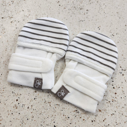 Size 0-3m | Goumi Striped Baby Mittens | UBNUU