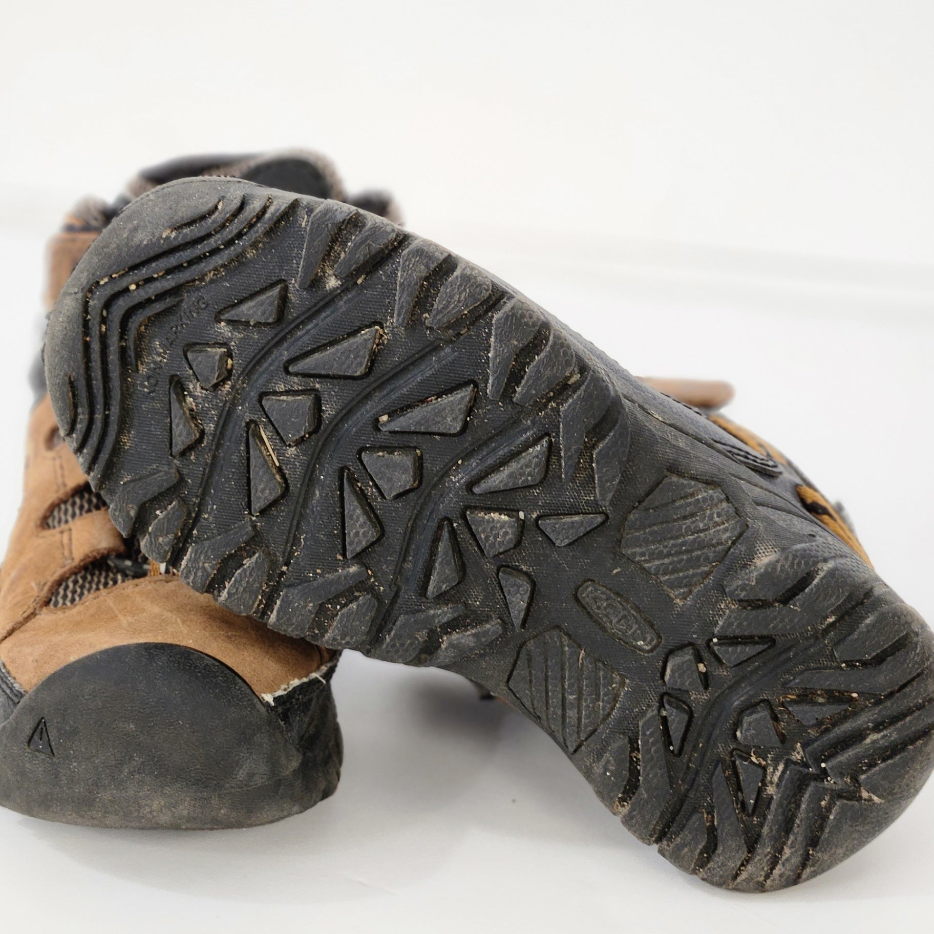 Size 10 | Keen Hiking Shoes | UBNUU
