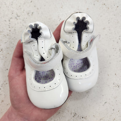 Size 2 | Robeez Kids' Shoes | UBNUU