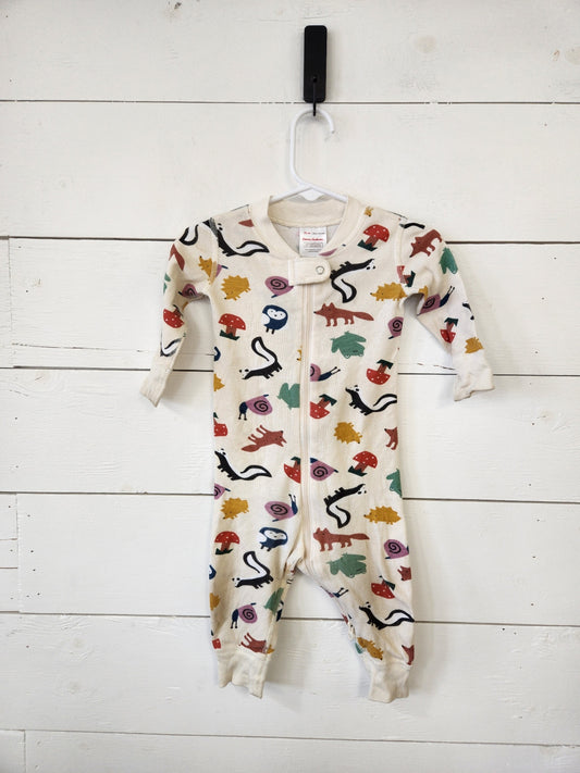 Size 6-12m | Hanna Andersson Forest Friends Zip Sleeper | UBNUU