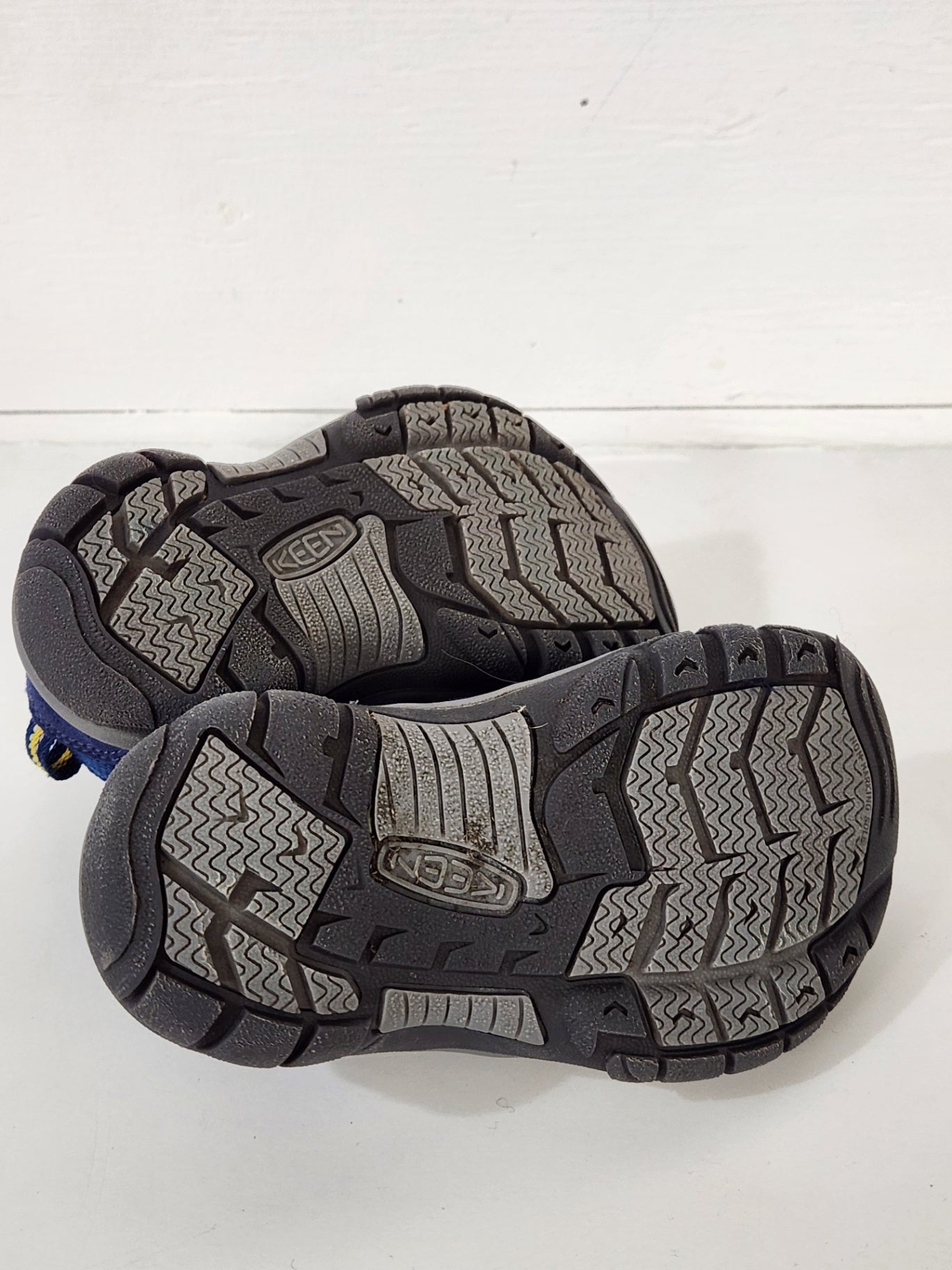 Size 8 | KEEN Kids' Shoes | UBNUU