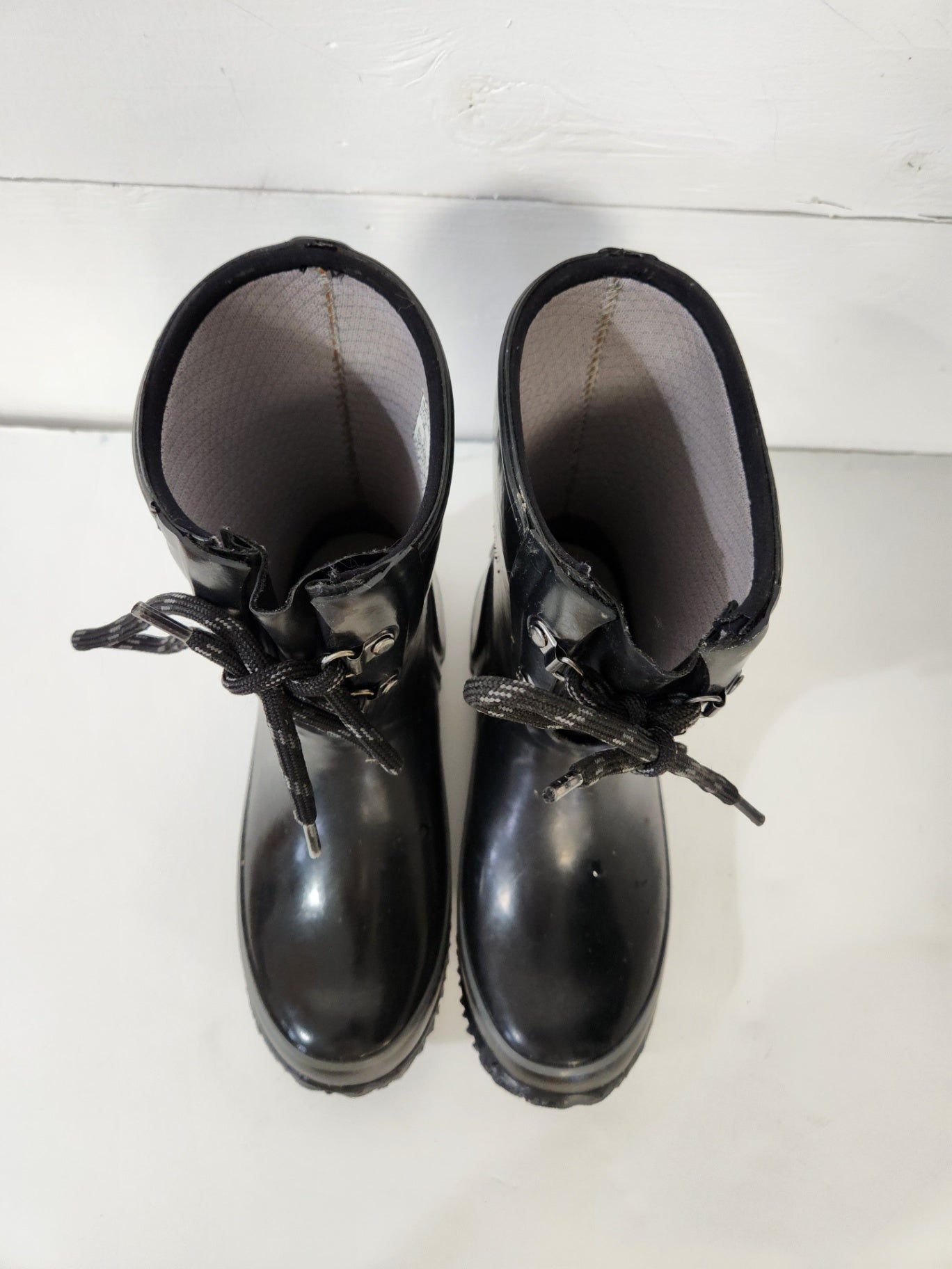 Size 4 youth/ 6 womens | Boggs Kids' Boots | UBNUU