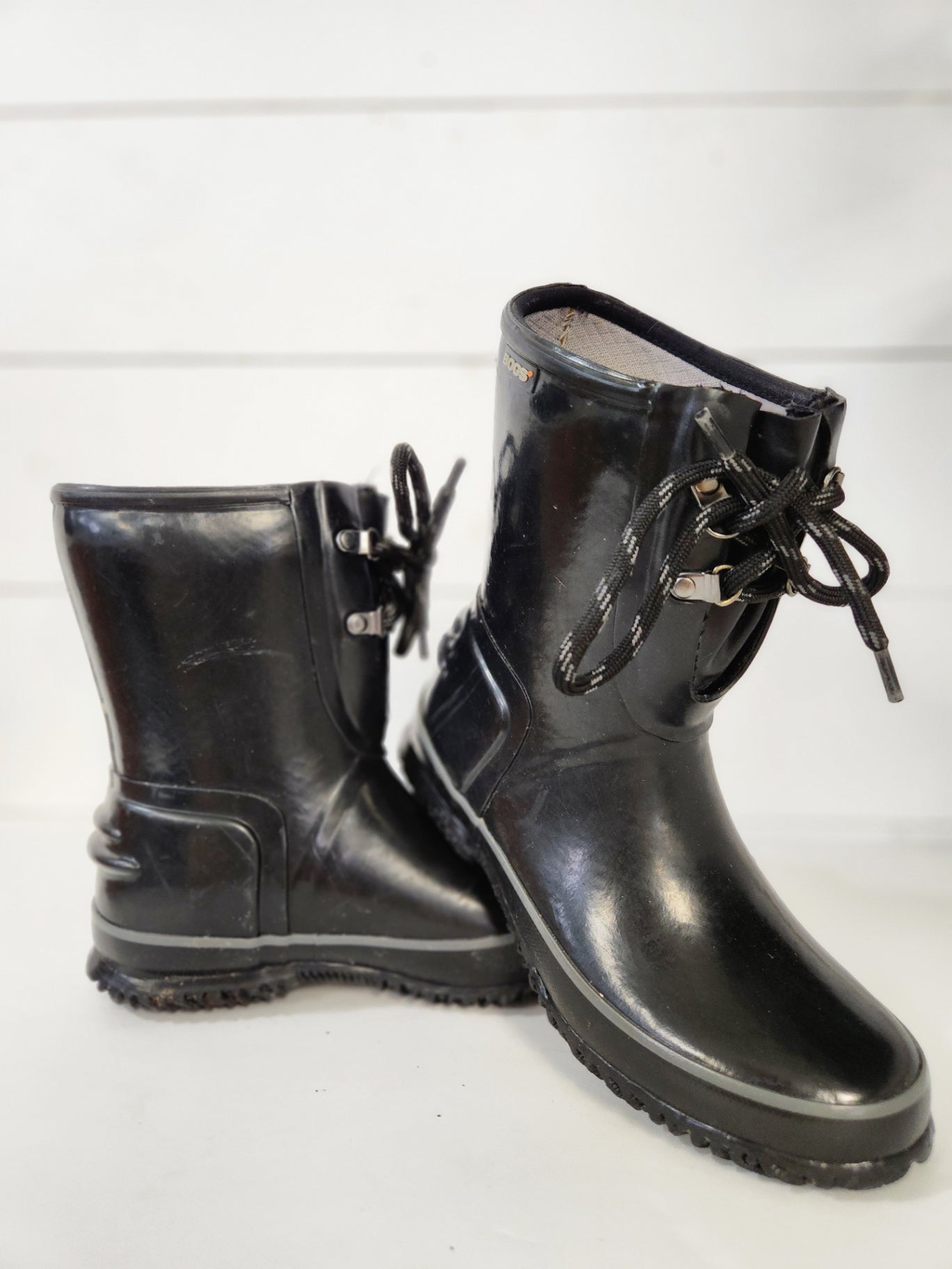 Size 4 youth/ 6 womens | Boggs Kids' Boots | UBNUU