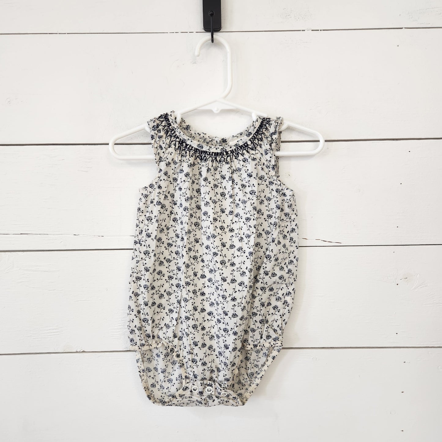 Size 9m | OshKosh Baby Cream Bodysuit | UBNUU