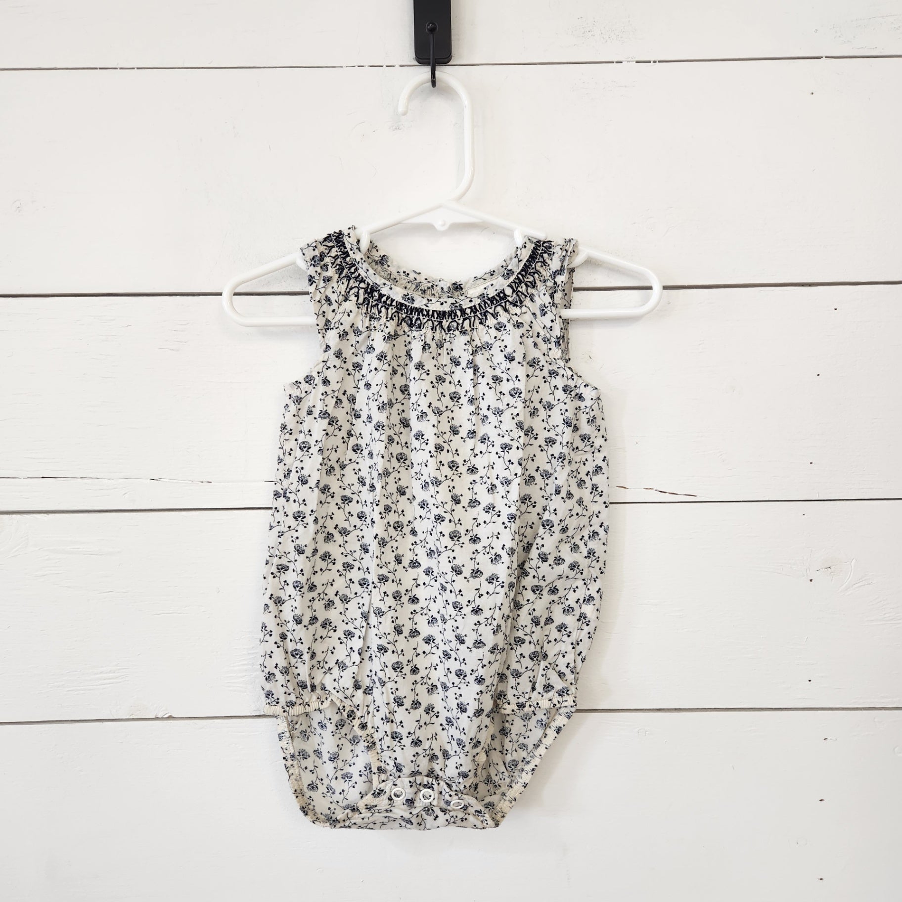 Size 9m | OshKosh Baby Cream Bodysuit | UBNUU