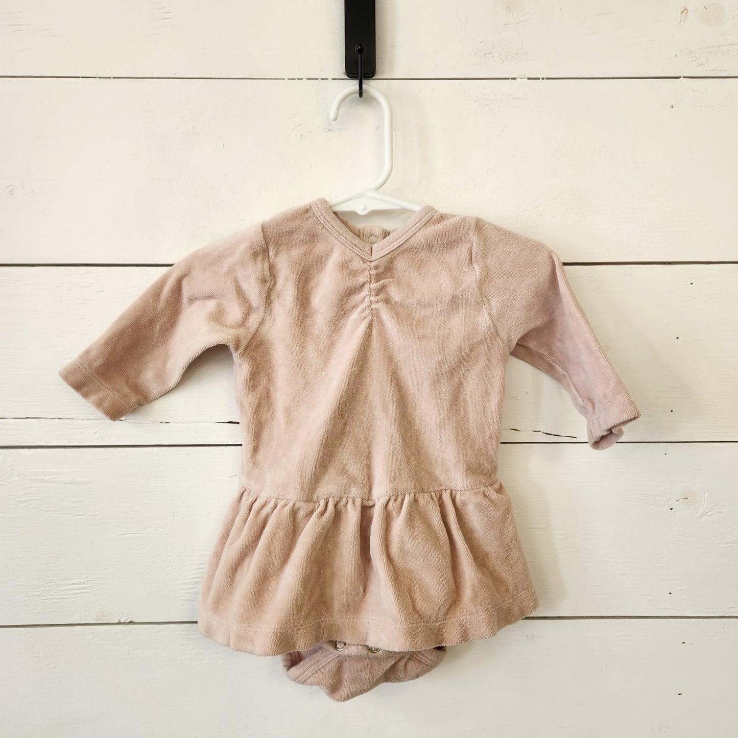 Size 6-12m | Kate Quinn Baby Bodysuit | UBNUU