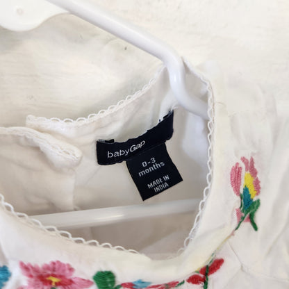 Size 0-3 months | babyGAP Kids' Dress | UBNUU